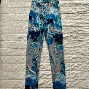 Floral watercolor leggings. Size xs.